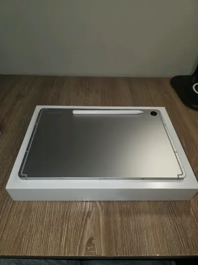 Samsung Galaxy Tab S9 FE como nueva en caja - miniatura 2