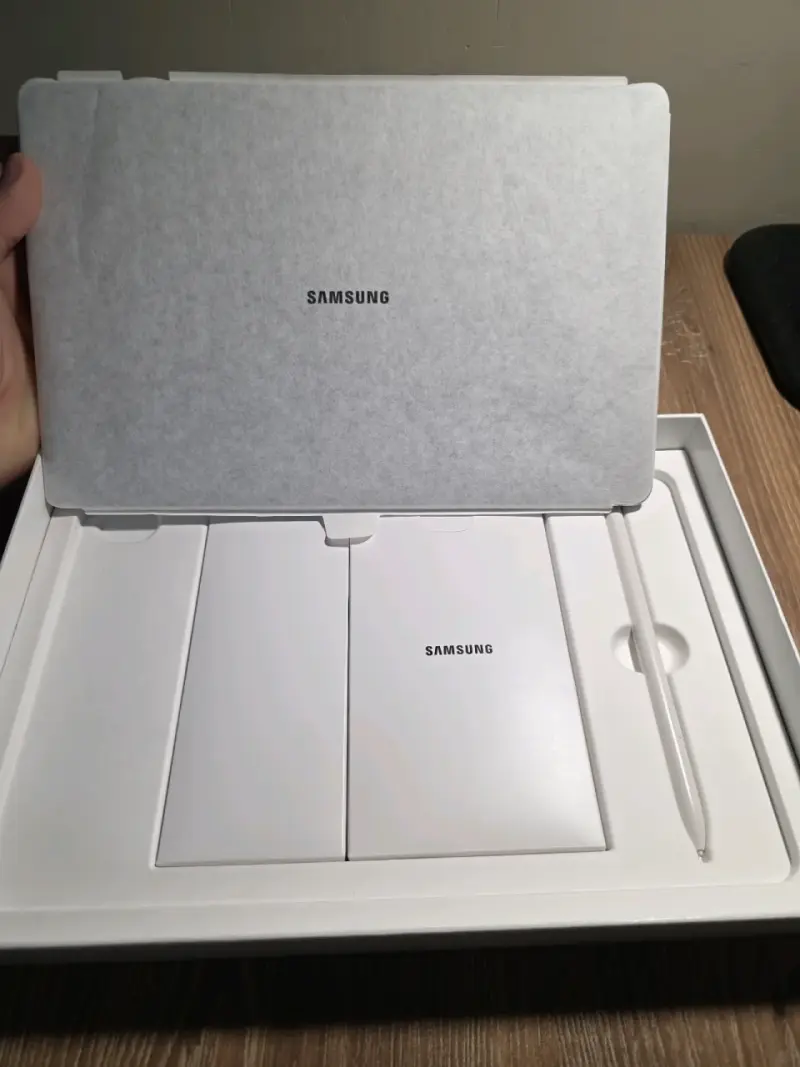 Samsung Galaxy Tab S9 FE como nueva en caja - 4