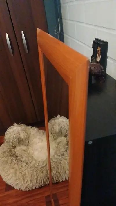 Espejo de pared con marco de madera - miniatura 2