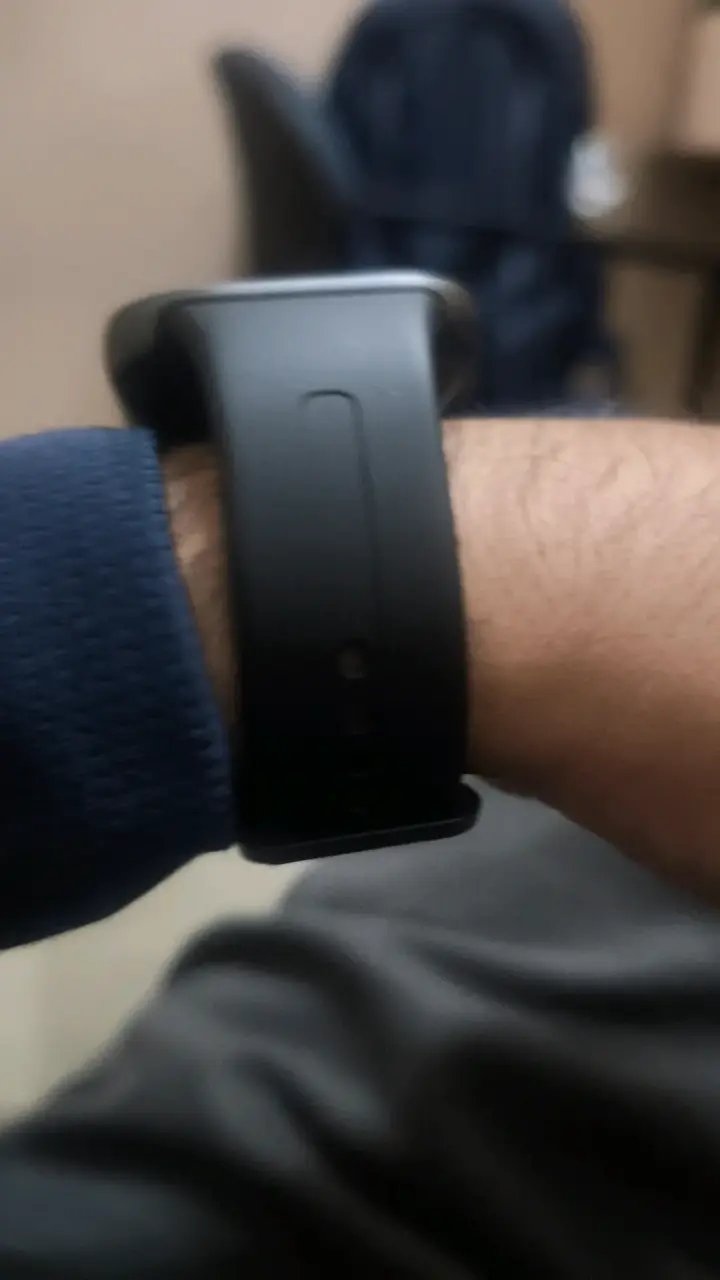 Reloj inteligente con correa negra - 2