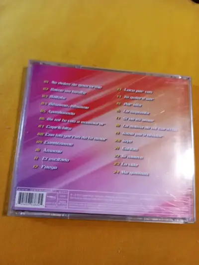 CD Garras De Amor - 24 Hits Megamix (Edición Chile - miniatura 2