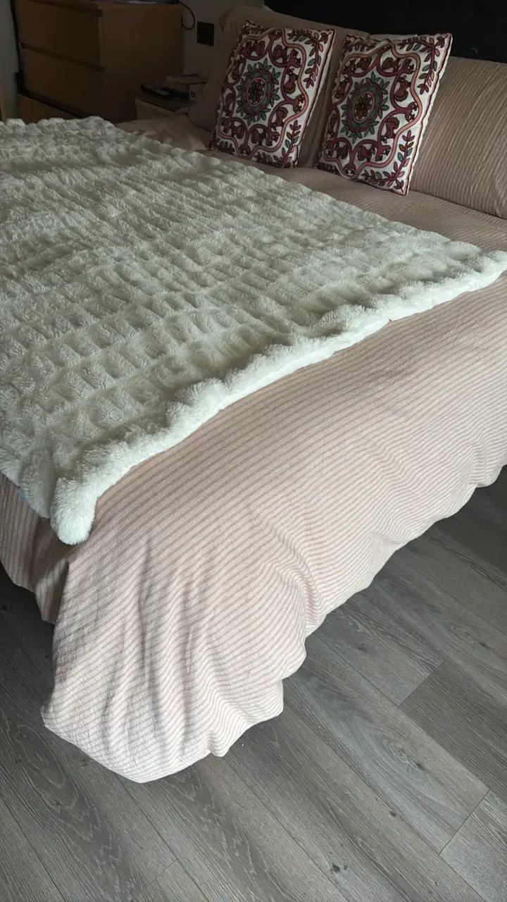 Cama matrimonial con cabecera tapizada gris - 4