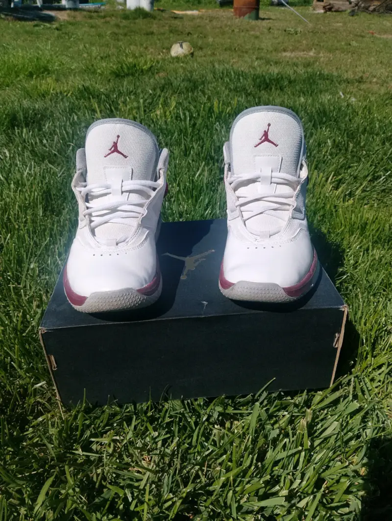 Jordan loyal 3 +shield - 4