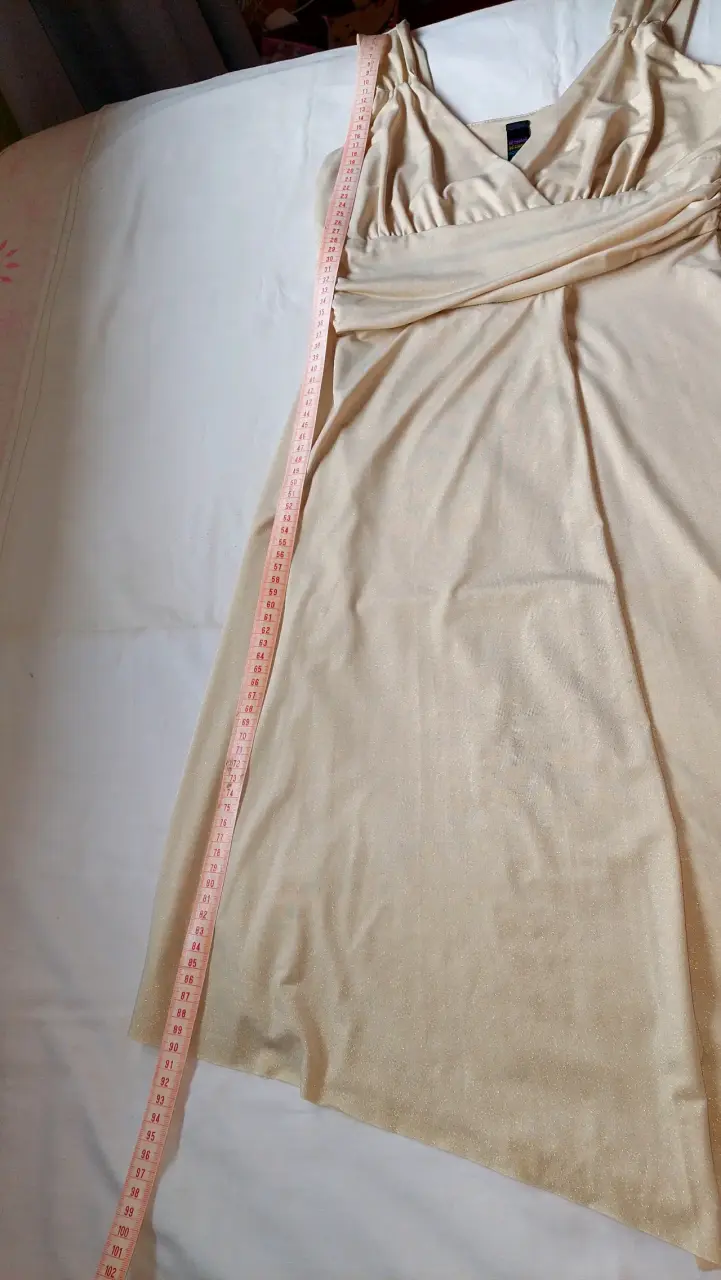 Vestido beige con brillo elegante para mujer - 3