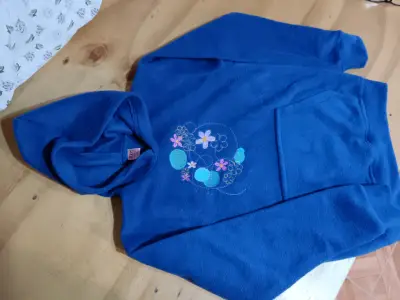 Polerón azul con diseño floral para mujer - miniatura 1