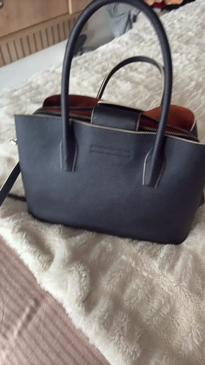Bolso de mano negro Bimba y Lola elegante - 3
