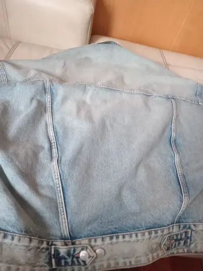 Chaqueta de mezclilla azul claro para hombre - miniatura 3