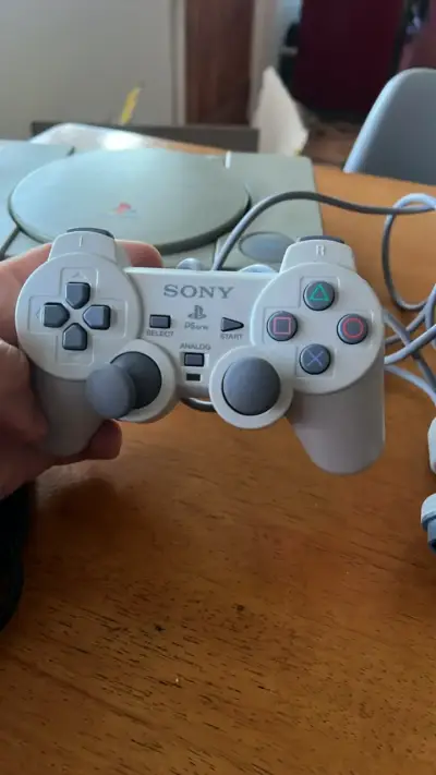 Consola Sony PlayStation 1 con control y memoria - miniatura 2