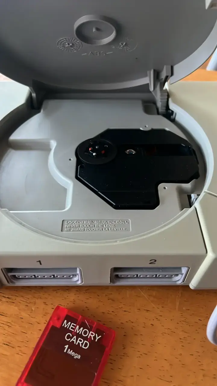 Consola Sony PlayStation 1 con control y memoria - 4