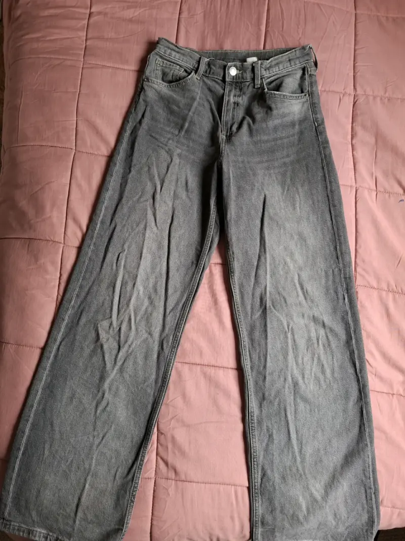 Pantalones de mezclilla grises anchos para niña