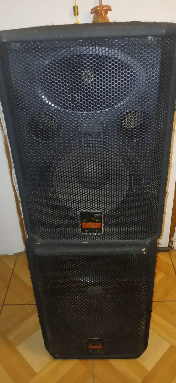 Parlantes Behringer EVP-X12 - 3