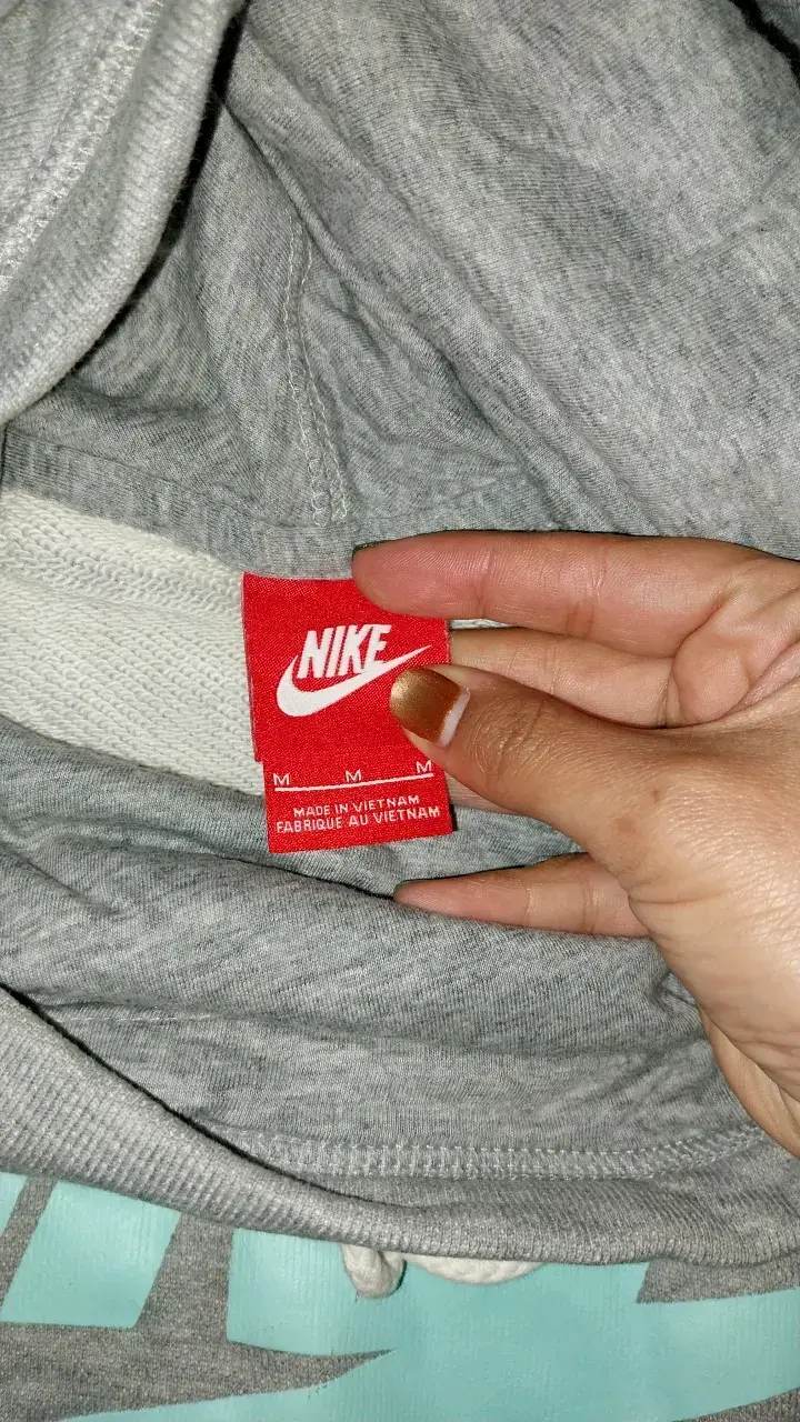 Polerón Nike gris con capucha - 2