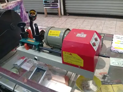 Máquina duplicadora de llaves profesional - miniatura 5