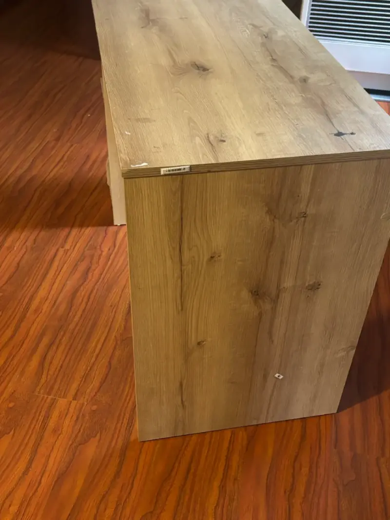 Escritorio de madera con estantes integrados - 5