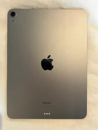 iPad Air 5ta generación 64GB en buen estado - miniatura 2