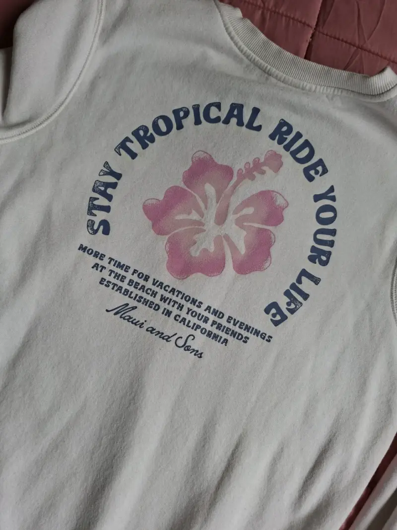 Polerón blanco con diseño floral - 2