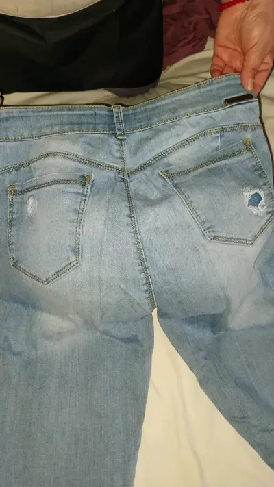 Jeans de mezclilla con bordado floral - miniatura 3