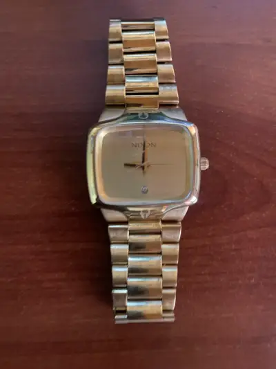 Reloj dorado Nixon de acero inoxidable - miniatura 2