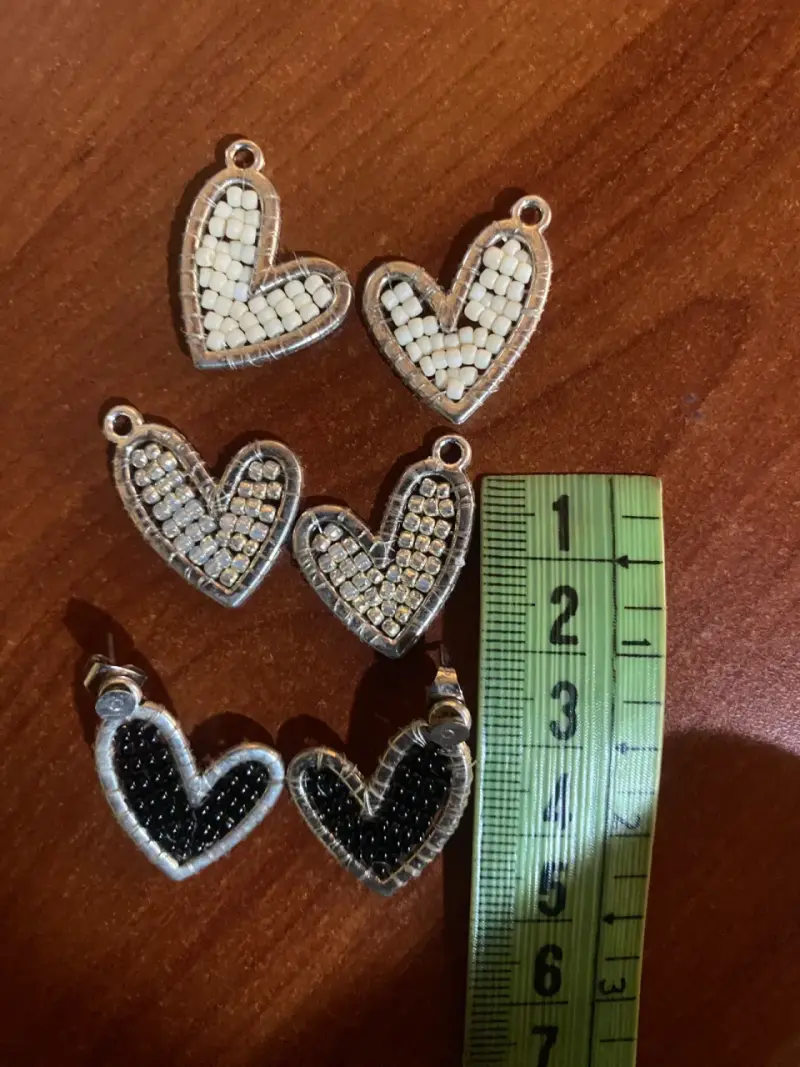 Set de aros  corazón con mostacillas tejidas - 2