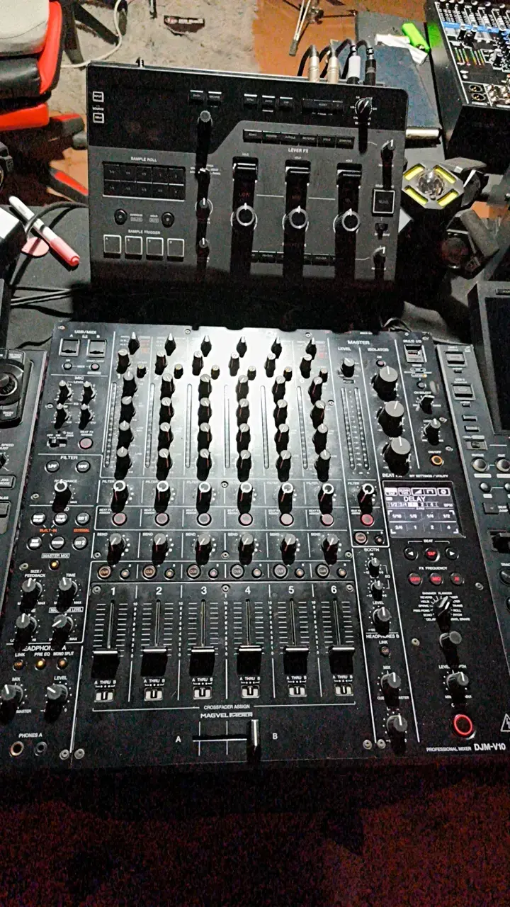Mezclador DJ profesional Pioneer DJM-V10 - 2