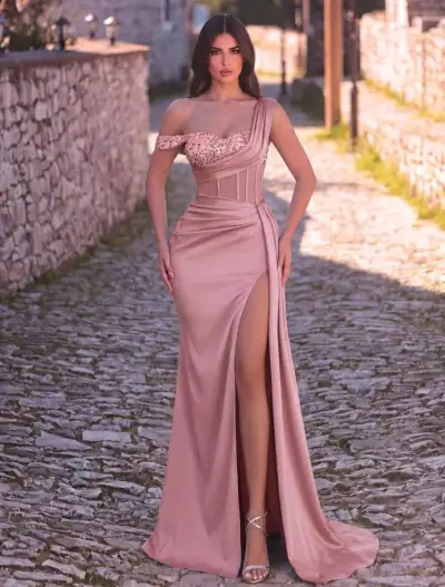 Vestido de noche largo rosa con abertura lateral - miniatura 1