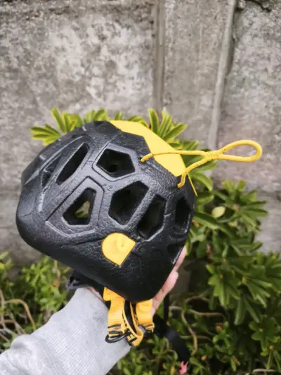 Casco de escalada Grivel amarillo y negro - miniatura 2