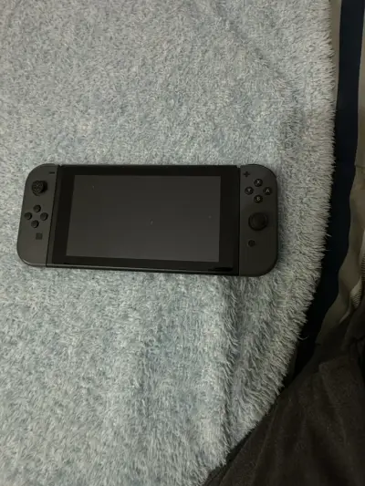 Consola Nintendo Switch con estuche Zelda - miniatura 1