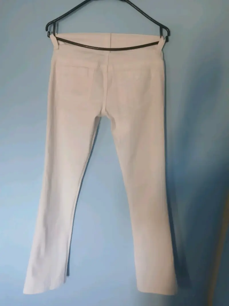 Jeans prada  blancos de mujer estilo acampanado - 4