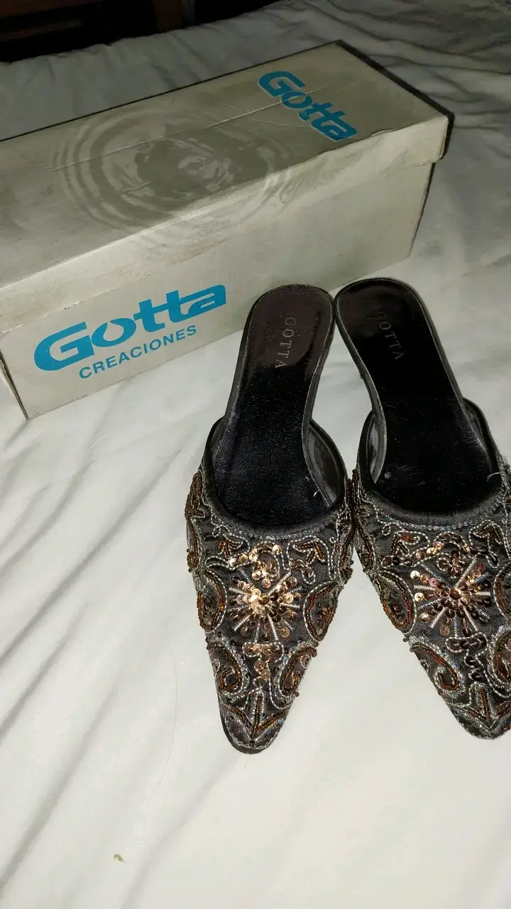 Zapatos de tacón bordados Gotta vintage