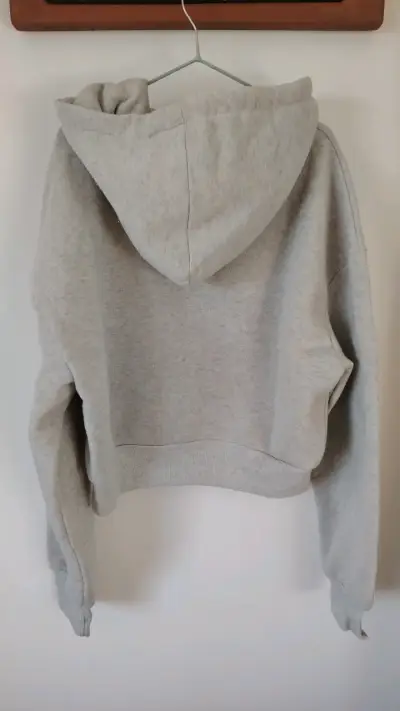 Polerón gris con capucha y cierre - miniatura 2