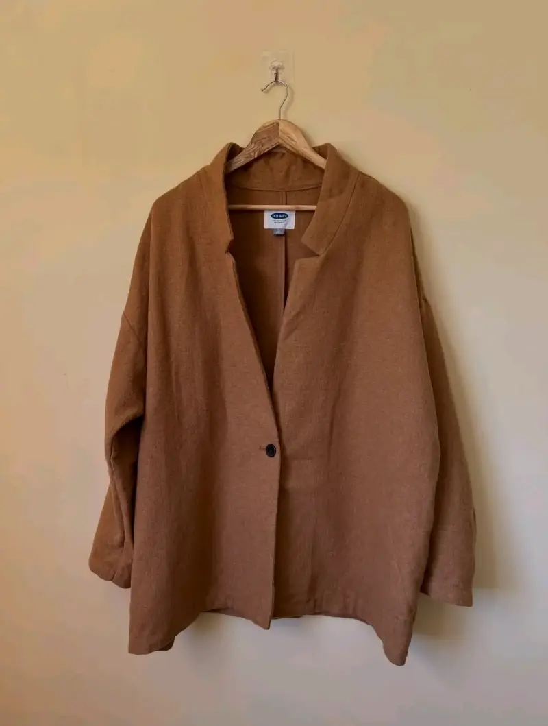 Chaqueta de lana marrón para mujer