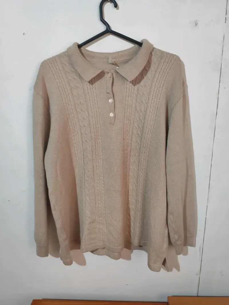 Suéter Beige de Lana con Cuello Polo - 2