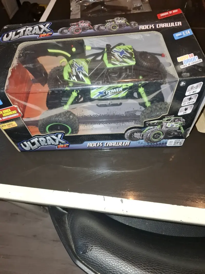 Auto a control remoto Ultrax RC Rock Crawler 1:14