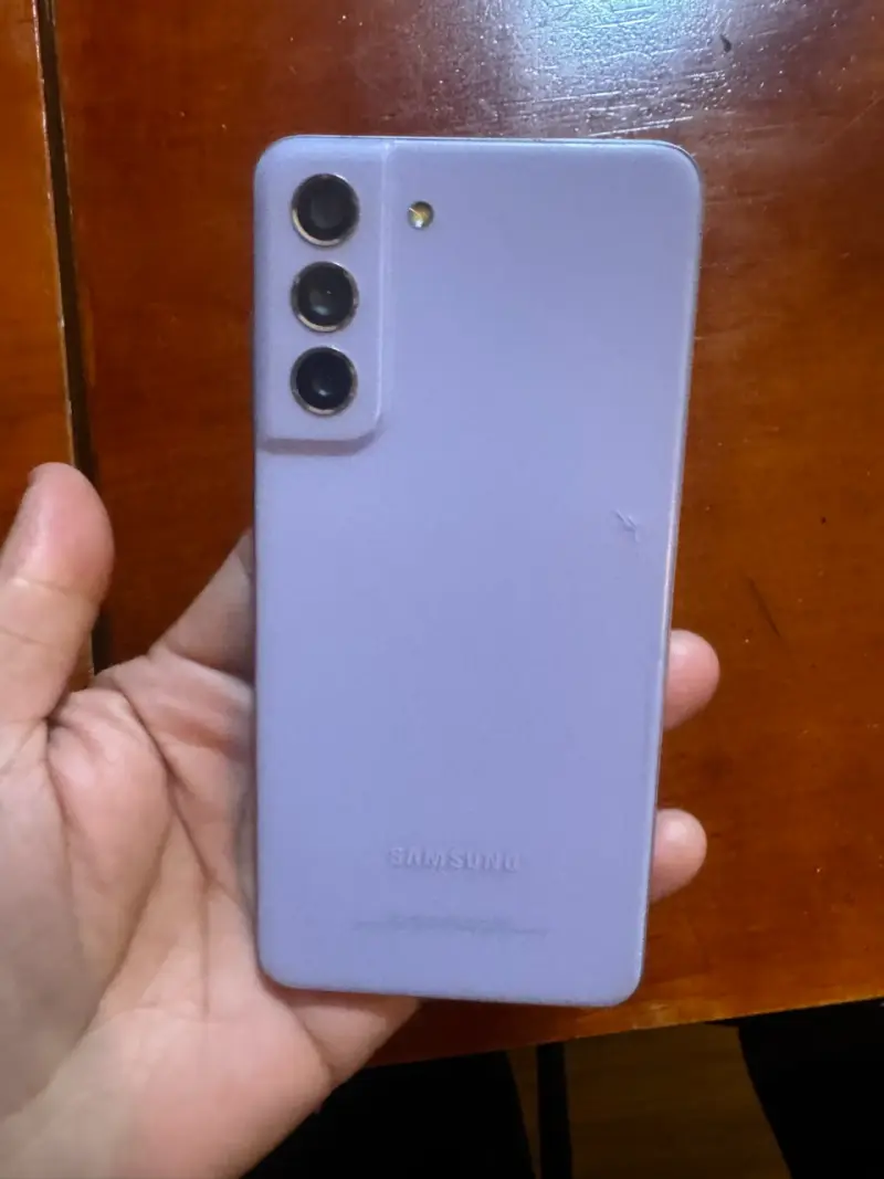 Smartphone Samsung Galaxy S21 FE 5G  color lila - 5