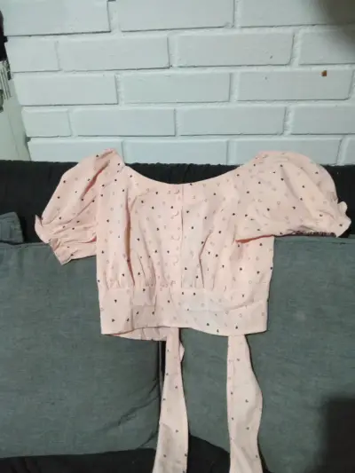 Blusa  talla s/m con estampado de corazones Amelia - miniatura 1