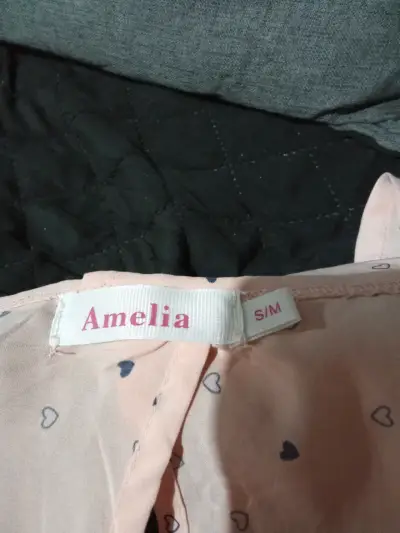 Blusa  talla s/m con estampado de corazones Amelia - miniatura 3