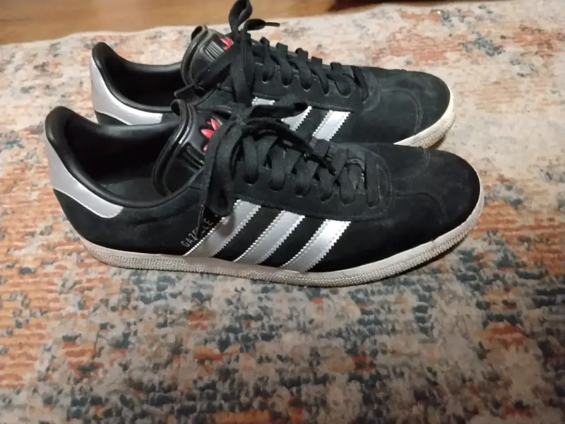 Zapatillas Adidas Gazelle negras clásicas - 2