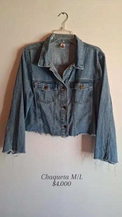Chaqueta de mezclilla con diseño animado - miniatura 1