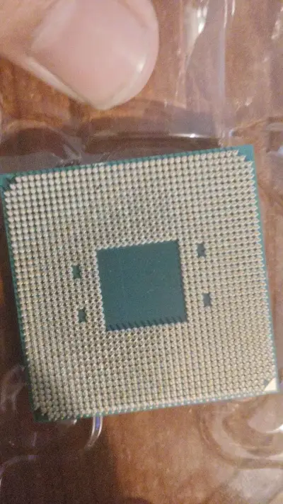 Procesador AMD Ryzen 5 3600 en buen estado - miniatura 3