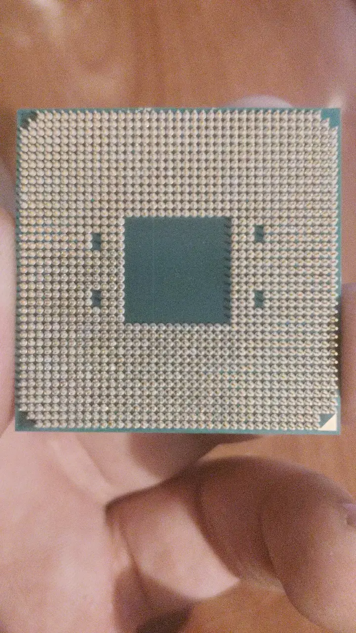 Procesador AMD Ryzen 5 3600 en buen estado - 4