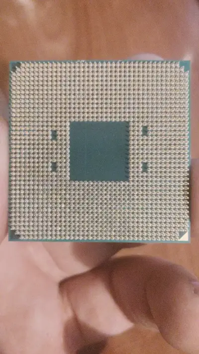 Procesador AMD Ryzen 5 3600 en buen estado - miniatura 4