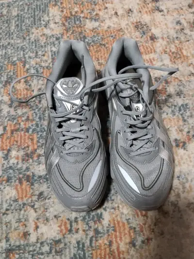 Zapatillas deportivas grises Adidas para hombre - miniatura 1