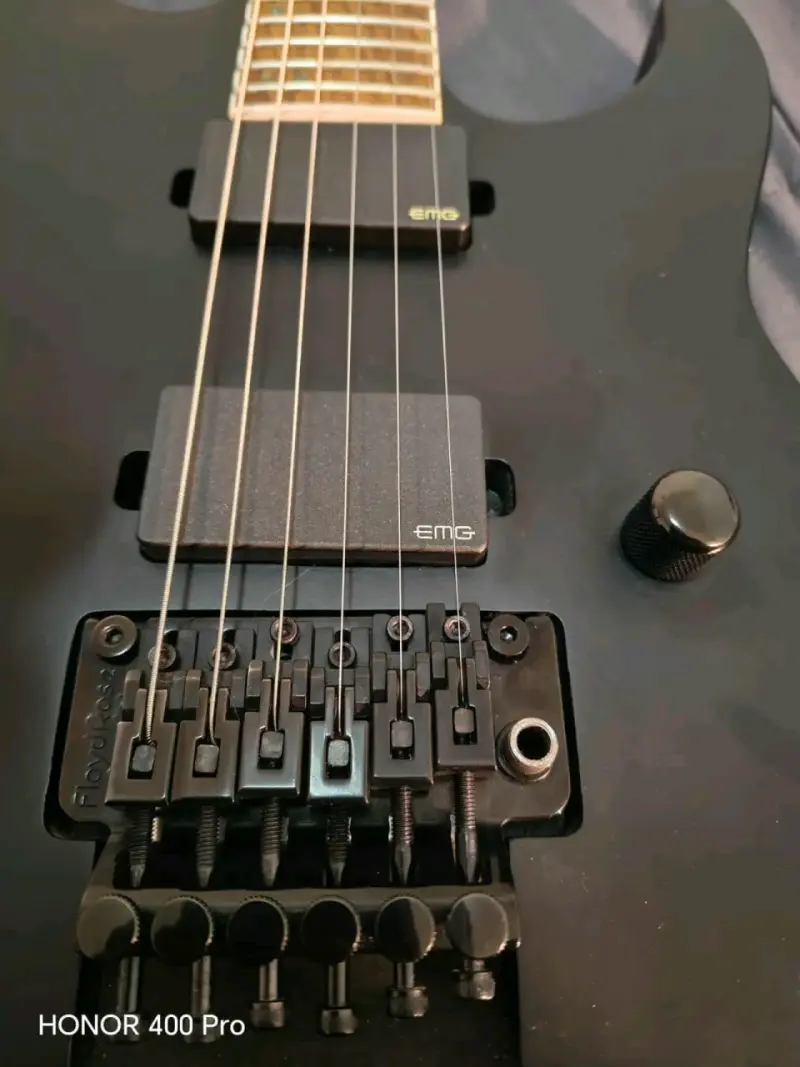 Guitarra ESP LTD M-400  + Amplificador Fender - 2