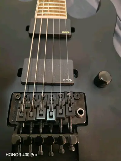 Guitarra ESP LTD M-400  + Amplificador Fender - miniatura 2