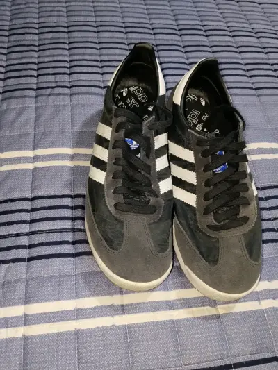 Zapatillas Adidas SL 72 negras y blancas - miniatura 1
