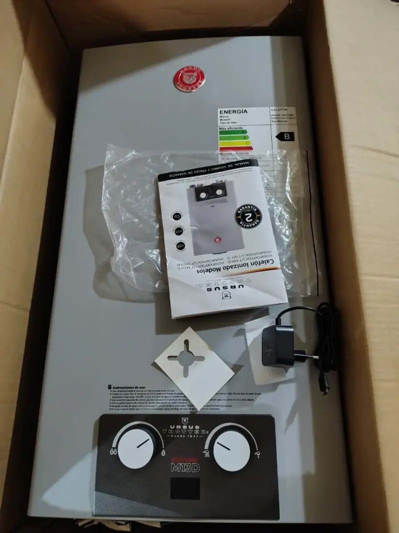 Calefón a gas natural Ursus Trotter UT M13-D con conexión USB - 2