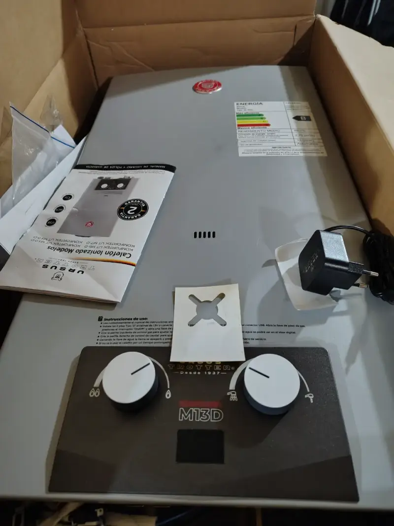 Calefón a gas natural Ursus Trotter UT M13-D con conexión USB - 3