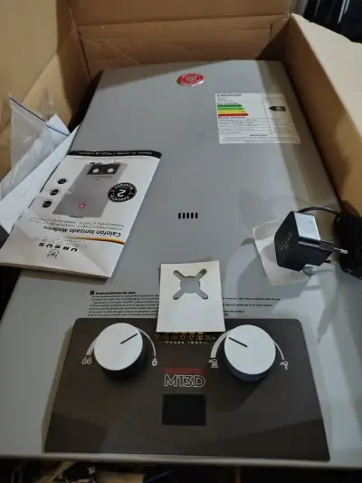 Calefón a gas natural Ursus Trotter UT M13-D con conexión USB - miniatura 3