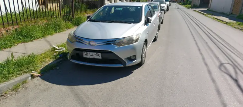 Toyota Yaris 2014 en buen estado - 1