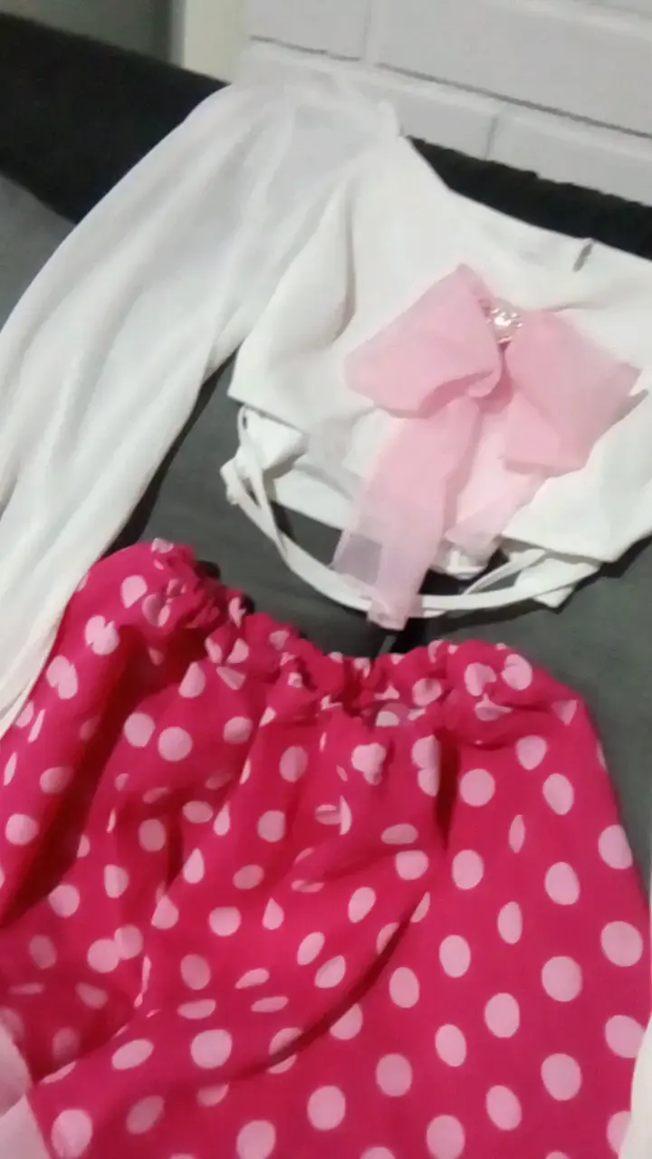 Outfit de falda y blusa cute - 2